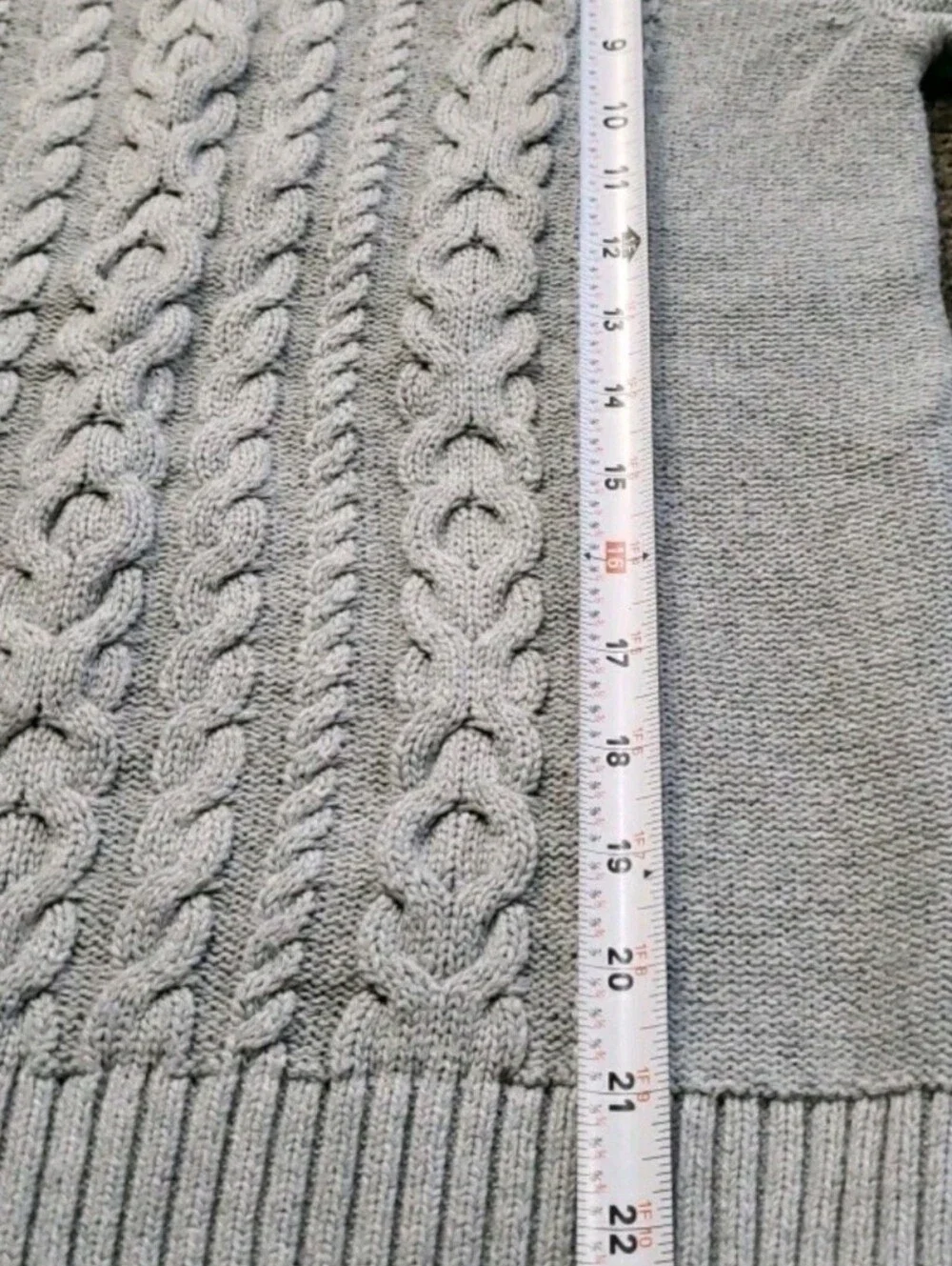 L.L. Bean Light Gray Fisherman Cable Knit Crew Sweater 100% Cotton.